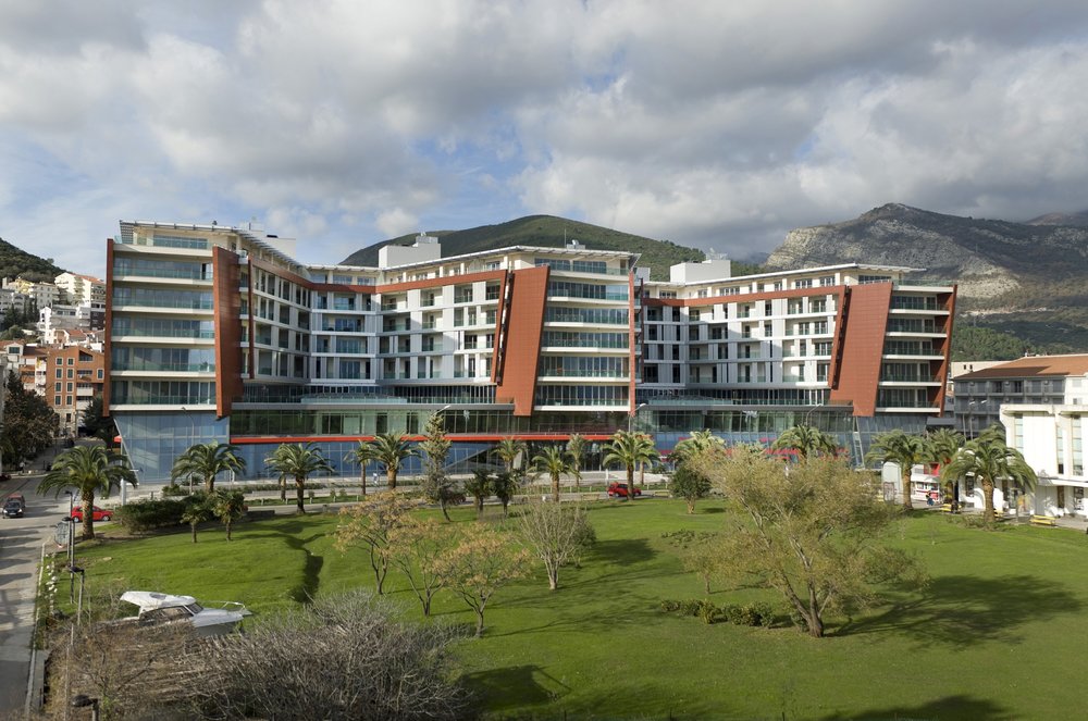 CIAT rüstet TQ Plaza in Budva, Montenegro, aus